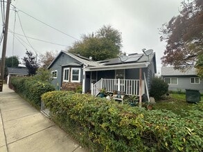 Building Photo - 301 Ainsley Ave