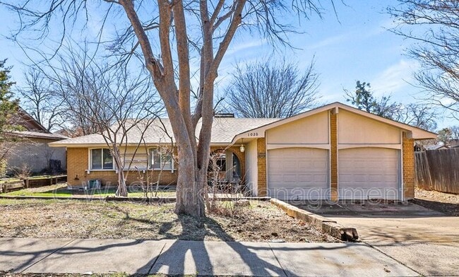 Photo - 1020 Mountview Dr House