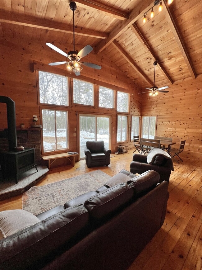 Building Photo - 34 Schoolhouse Rd