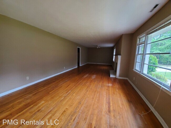 Foto del edificio - 3 br, 2 bath Room For Rent - 1210 Fair Rd.