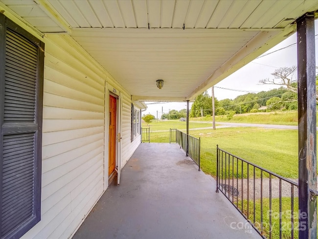 Building Photo - 201 Robinson Rd