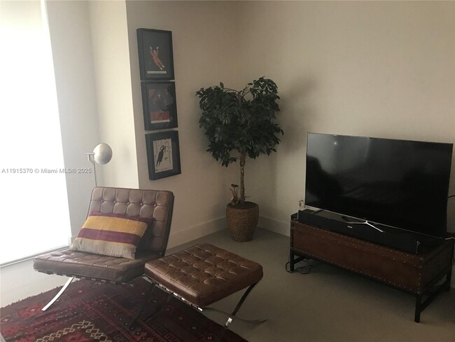 Foto del edificio - 555 NE 15th St