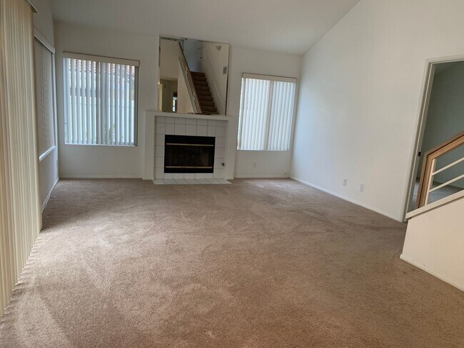 Building Photo - Camarillo Springs Rental now Available