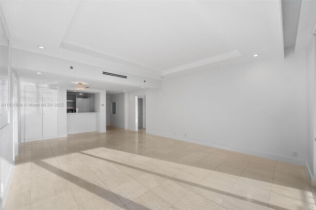 Building Photo - 251 Crandon Blvd