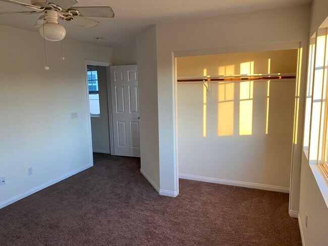 Foto del edificio - 1648 Rigel St