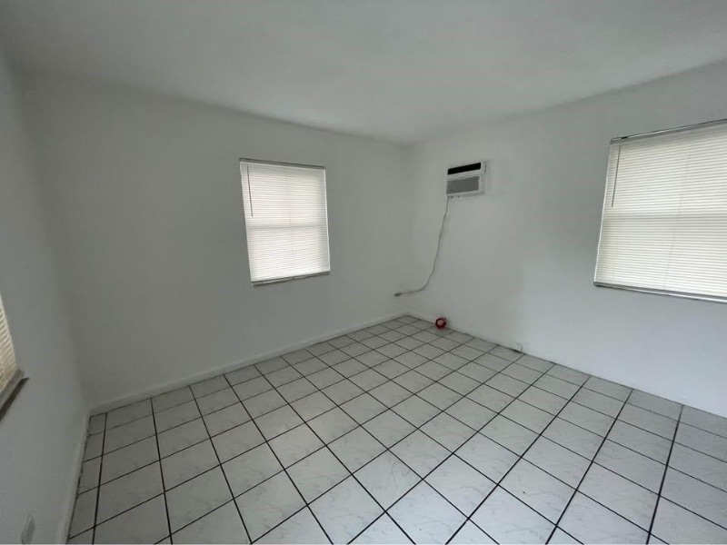 Building Photo - 250 NE 77th St