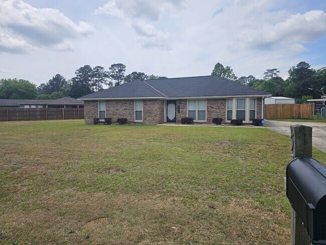 Foto del edificio - 5727 Lexington Dr