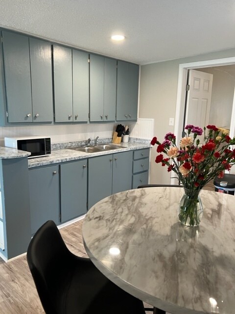 Foto del edificio - 300 W 16th St