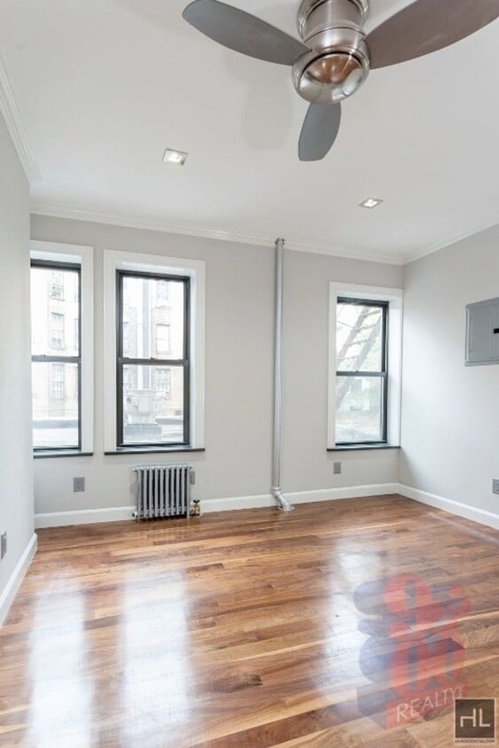 Primary Photo - Second Avenue