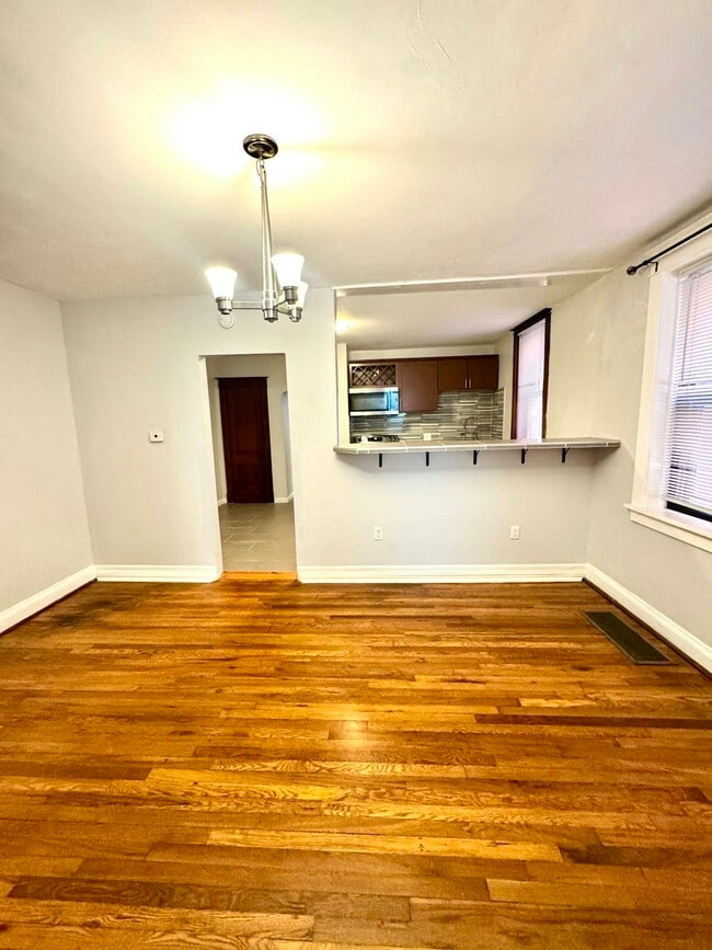 Building Photo - 5122 Goethe Avenue, Unit 5122