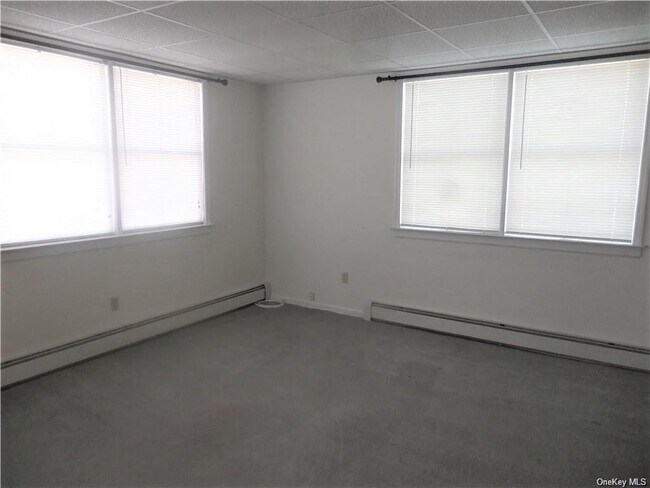 Building Photo - 275 Hudson St