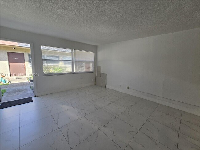 Foto del edificio - 5307 NW 23rd St