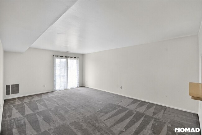 Foto del edificio - 404 Woodbridge Commons Way