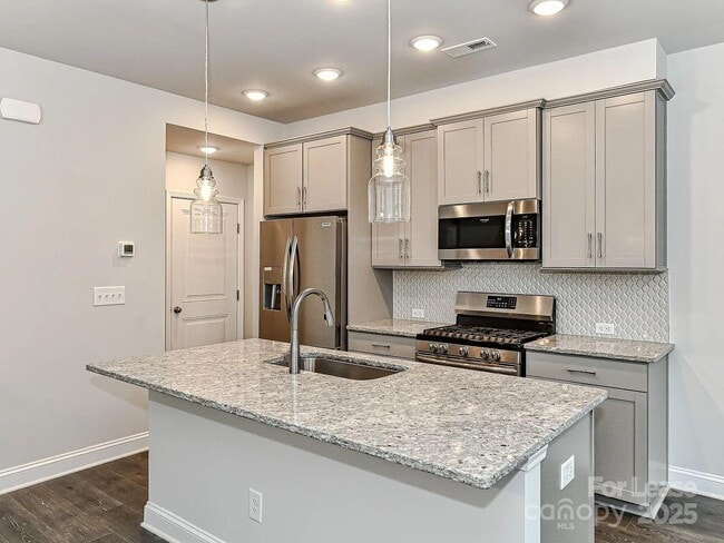 Building Photo - 1225 Kohler Ave