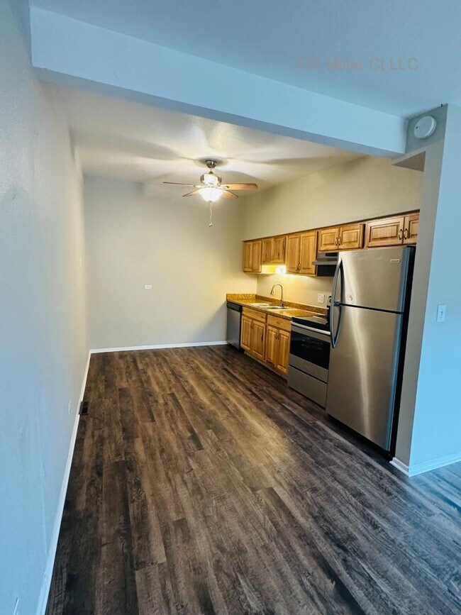 Foto del edificio - 730 Miller Ct
