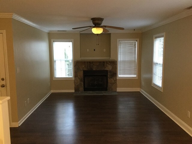 Foto del edificio - 3712 Cashew Dr