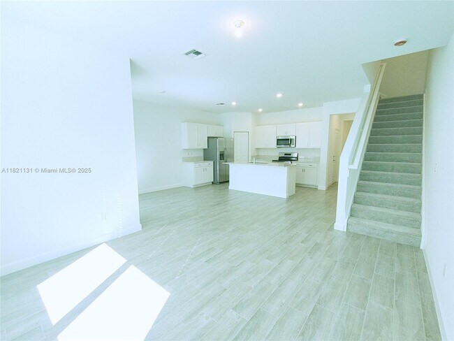 Foto del edificio - 4363 Hammock Grove Dr