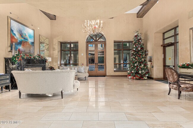 Building Photo - 7175 Camelback Rd