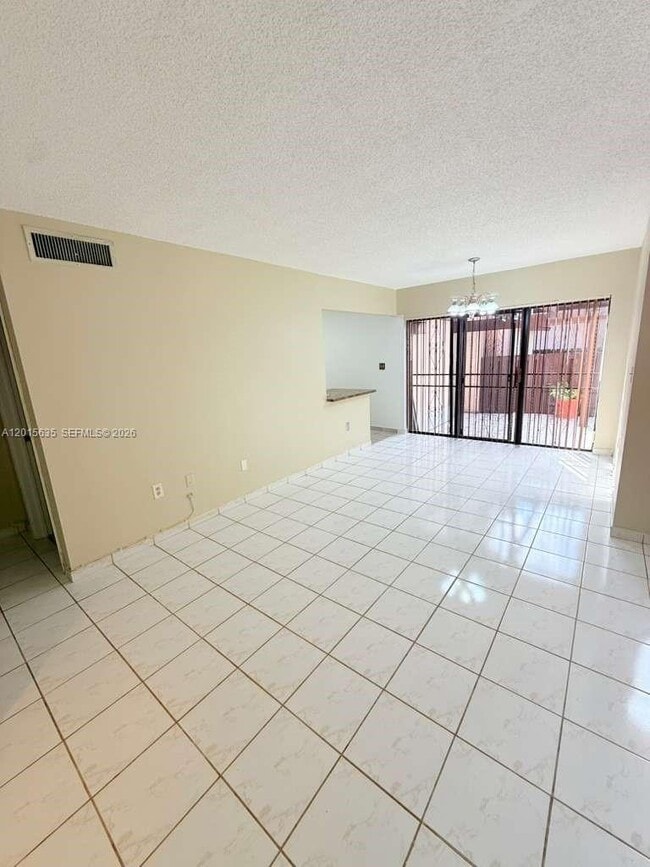 Building Photo - 445 W Park Dr