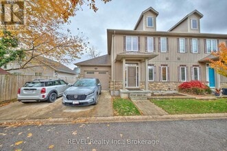 Building Photo - 608 Simcoe St