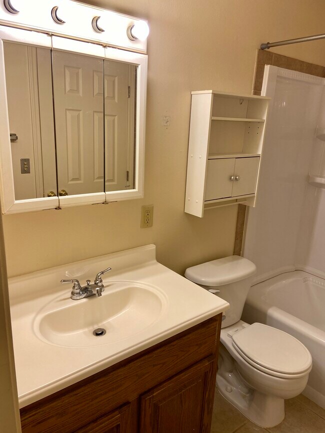 Foto del edificio - 503 E 5th Plz