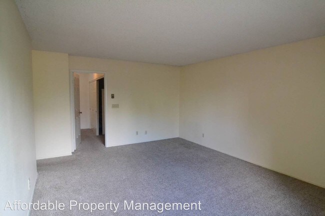 Building Photo - 3 br, 2.5 bath House - 40630 High Street