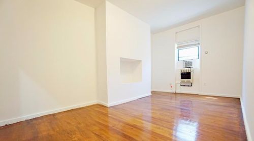 Building Photo - 261 W 29th St