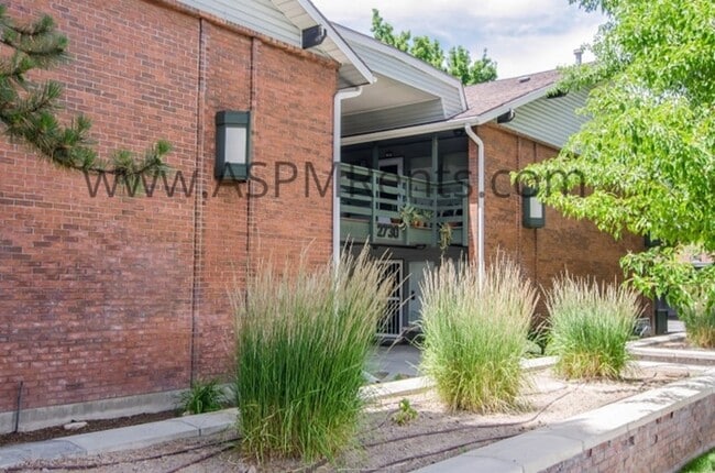 Building Photo - SUGAR HOUSE RARE 2 BED 1 BATH