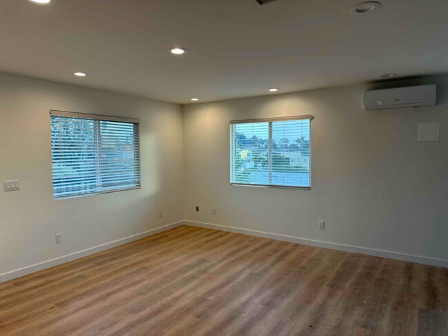 Building Photo - 3210 Van Dyke Ave