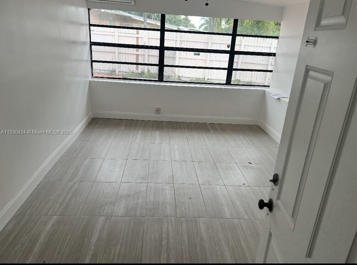 Foto del edificio - 1216 SW 30th Ave
