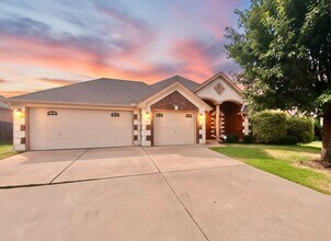 Building Photo - 2521 Leatherwood Dr