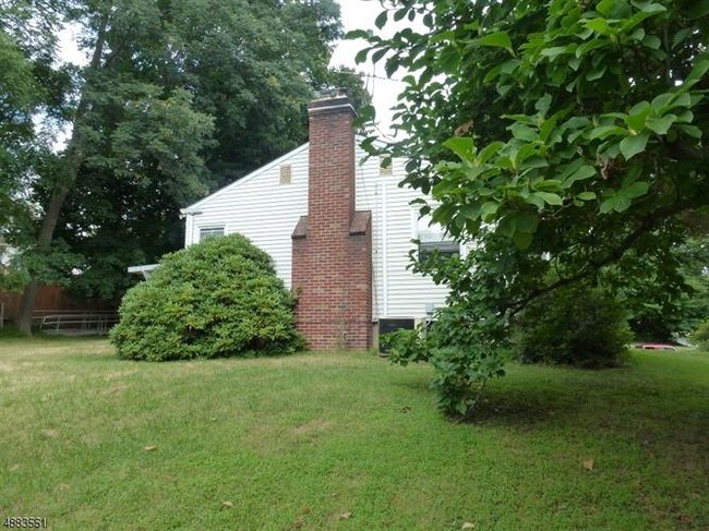 Building Photo - 11 High Ave