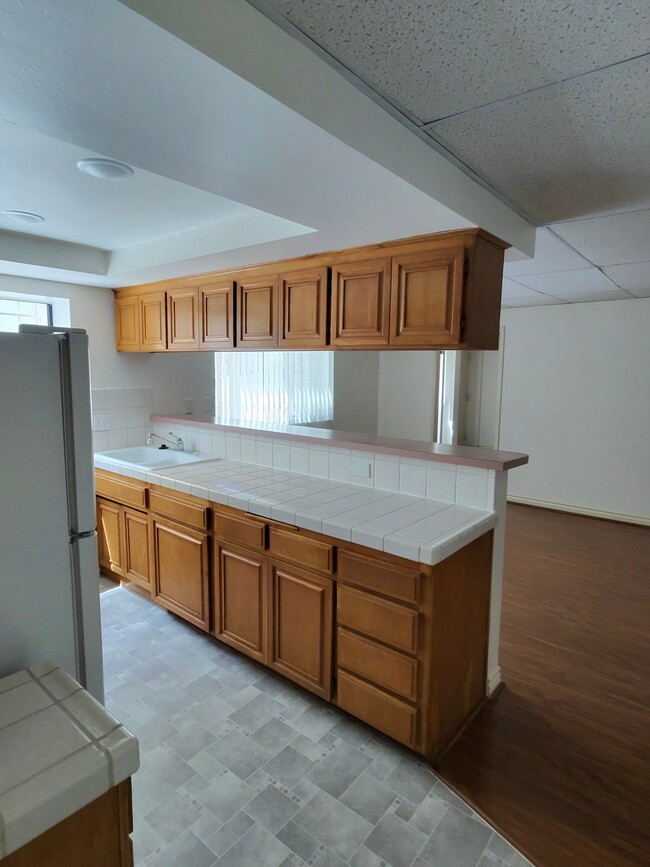 Photo - 121 S Swall Dr Apartment