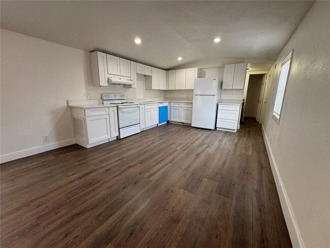 Building Photo - 112 Laureti Ln