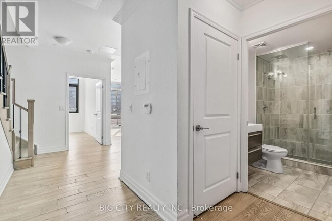 Building Photo - 8 Rouge Valley Dr W