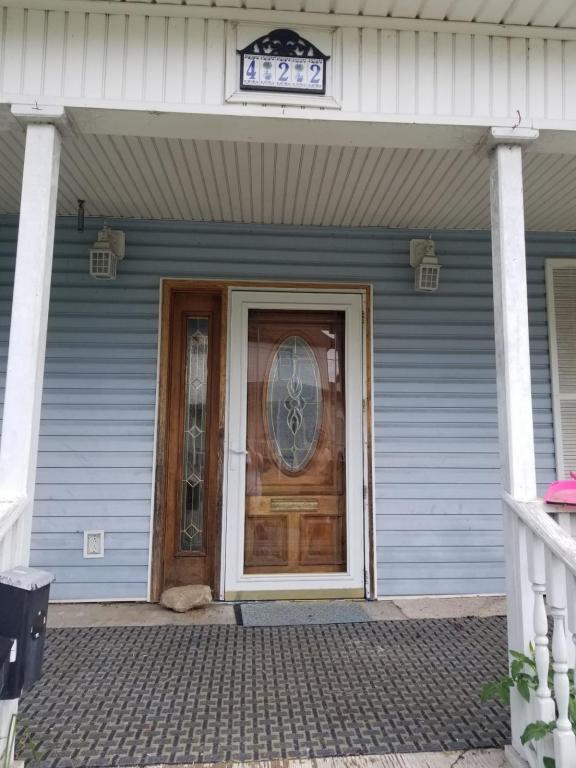 Building Photo - 422 Duff Avenue