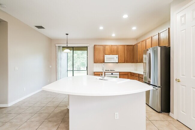 Building Photo - 20355 Chestnut Grove Dr