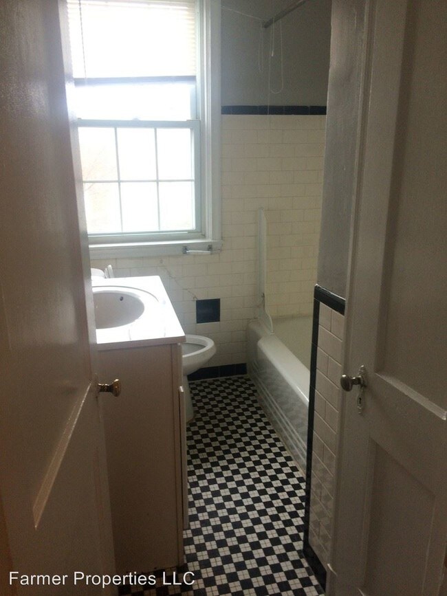 Building Photo - 3 br, 1.5 bath House - 5219 Old Frederick Rd