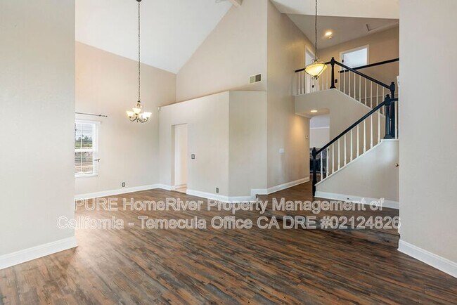 Foto del edificio - 24556 Leafwood Dr