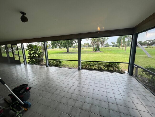 Foto del edificio - 3148 SE Monte Vista Ct