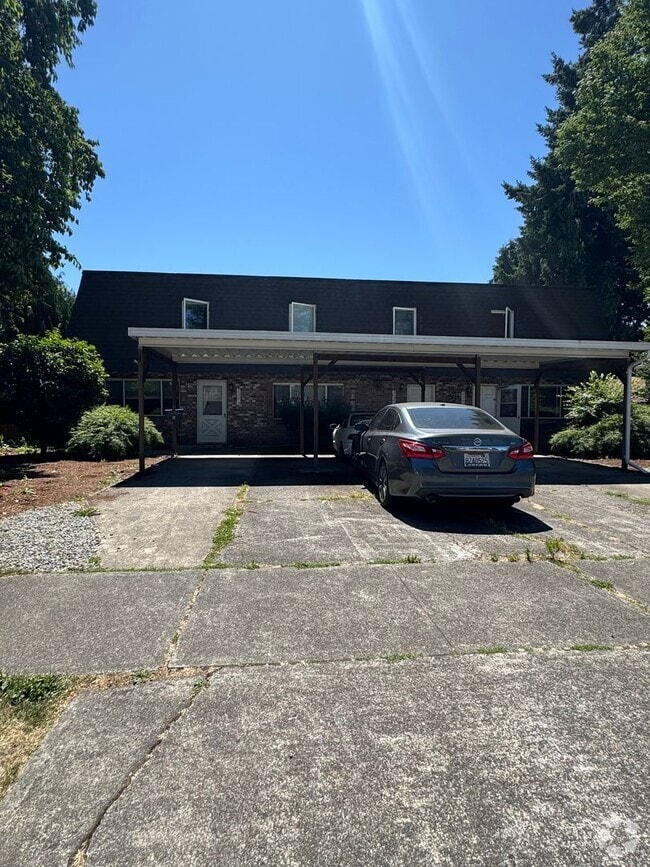 Building Photo - 220 4th Ave NW