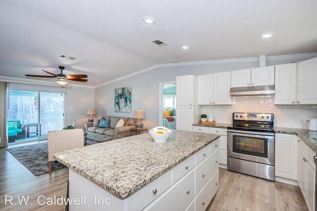 Foto del edificio - 3 br, 3 bath House - 2921 Dupont Street S