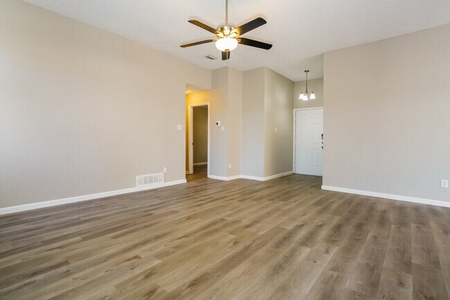 Foto del edificio - 1408 Chapman Dr