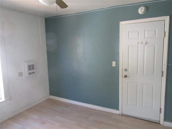 Building Photo - 524 3rd St N