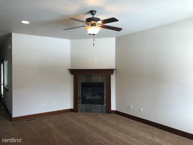 Foto del edificio - 1123 Forest Glen Dr