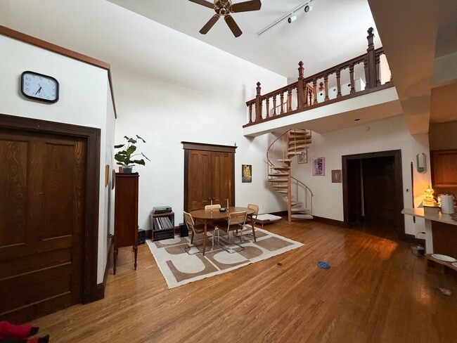 Building Photo - 261 Averill Ave