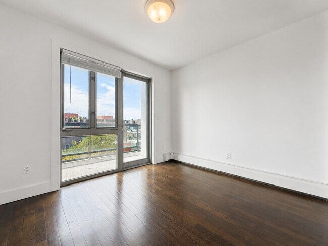 Building Photo - 143 Skillman Ave