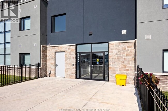 Building Photo - 7333 Meo Blvd