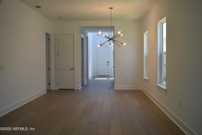 Building Photo - 33 Oakmoss Dr