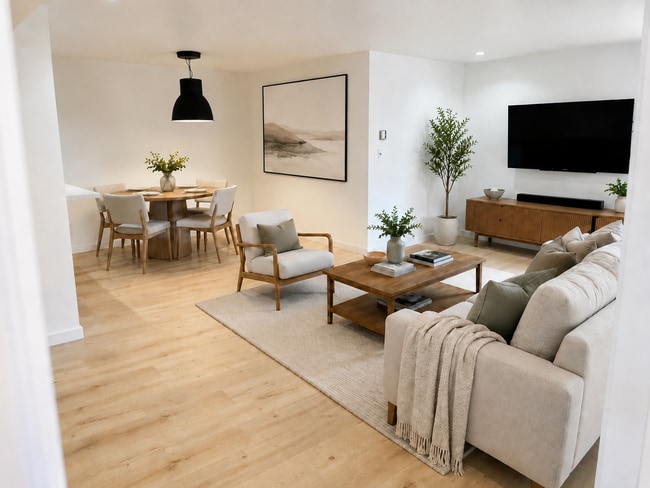 Building Photo - 358 S Gramercy Pl